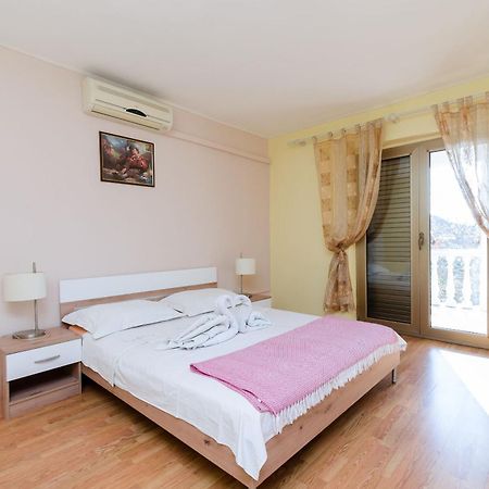 Apartments Zeljka Mundanije エクステリア 写真