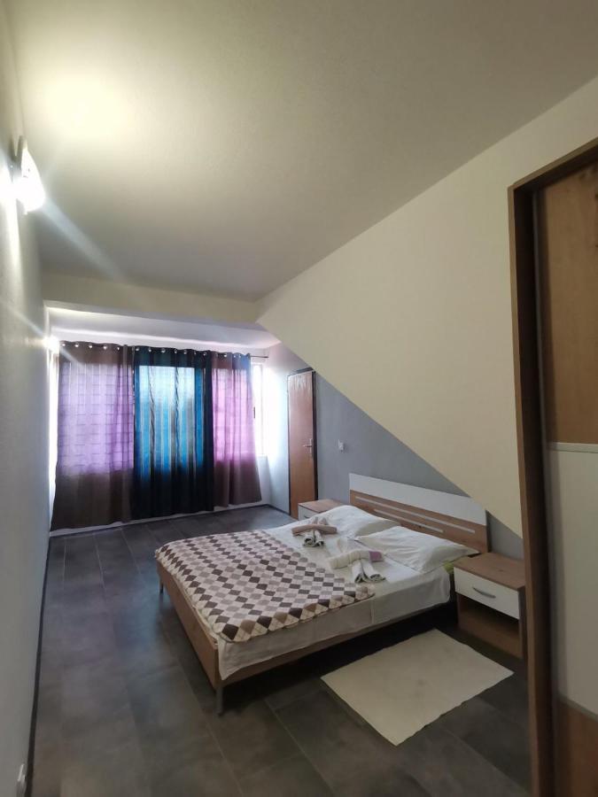 Apartments Zeljka Mundanije エクステリア 写真