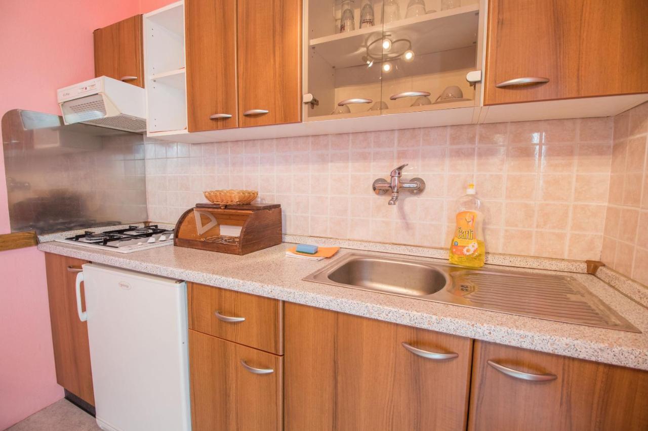 Apartments Zeljka Mundanije エクステリア 写真