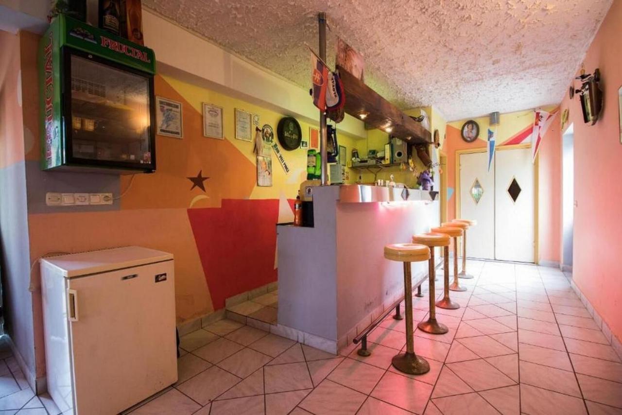 Apartments Zeljka Mundanije エクステリア 写真